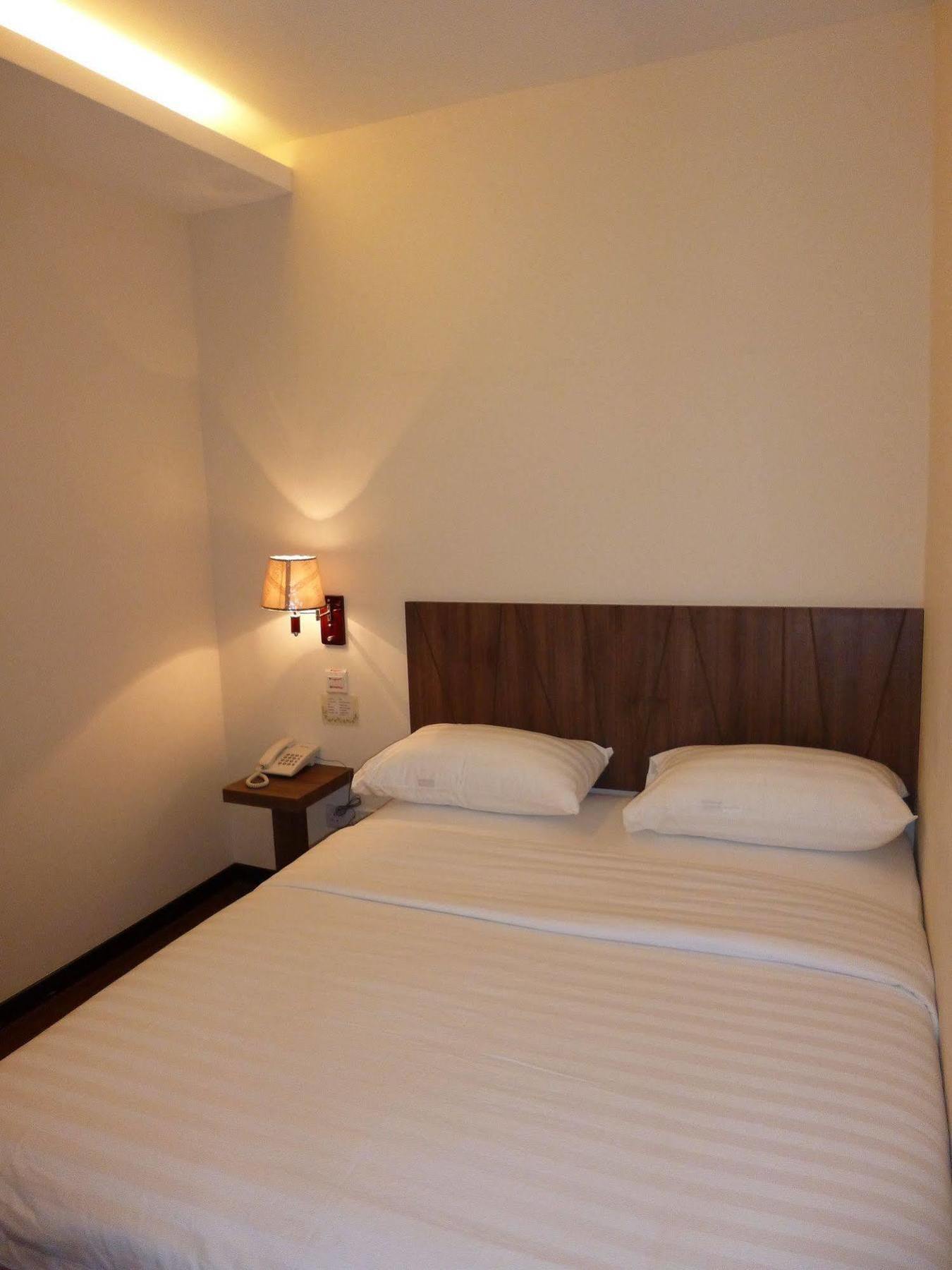 9 Square Hotel - Банги Екстериор снимка