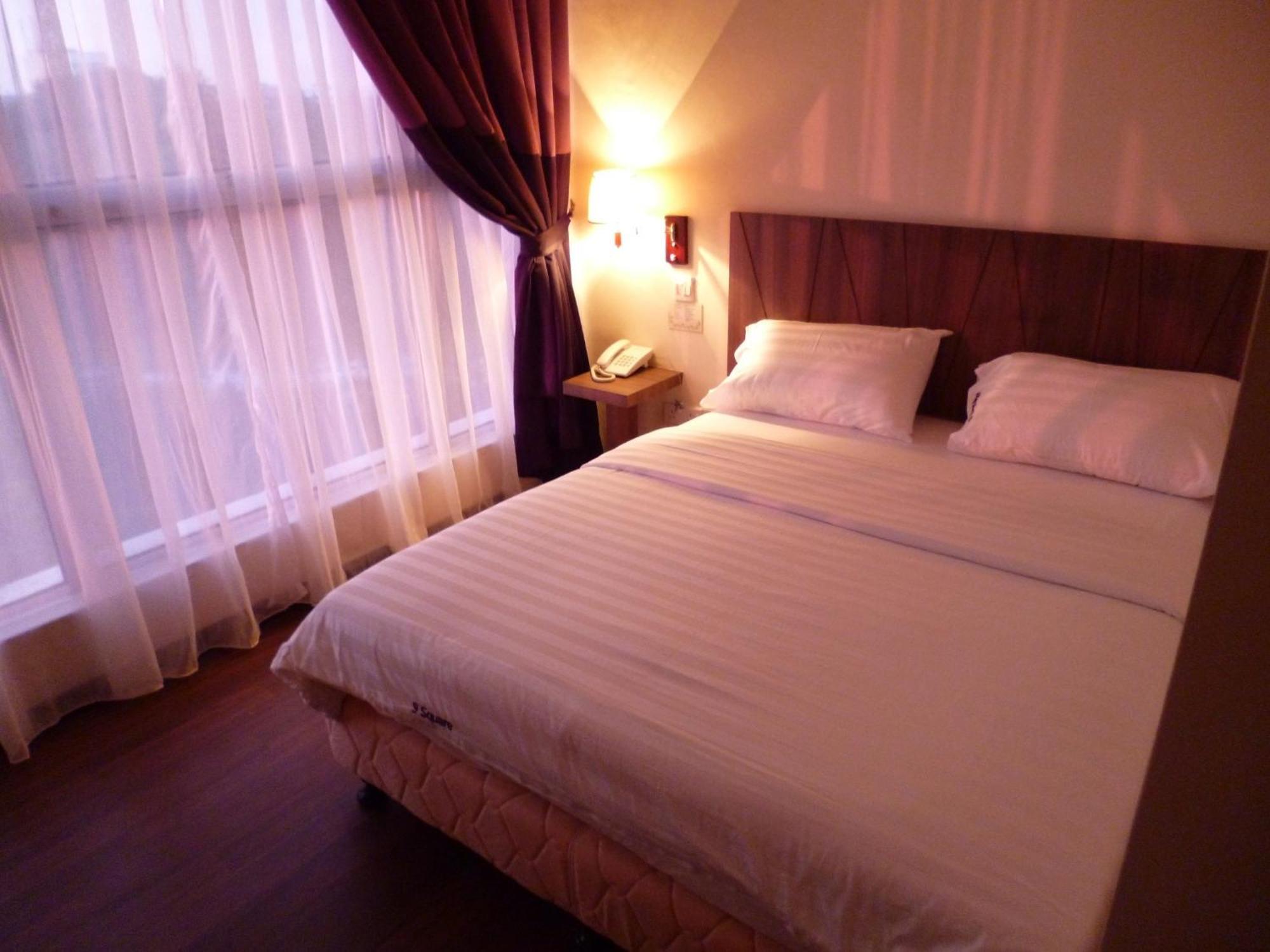 9 Square Hotel - Банги Екстериор снимка